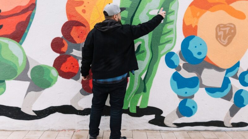 Inspirujące murale w Hajnówce: Artystyczny hołd dla Simony Kossak