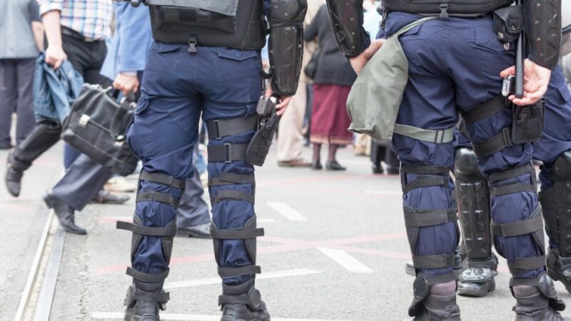 Brak wstępu dla policjantów – kontrowersje wokół dostępu do Centrum Sportu i Edukacji w Narewce