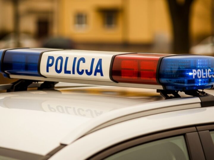 Ukrywał się w szafie, ale policja go znalazła