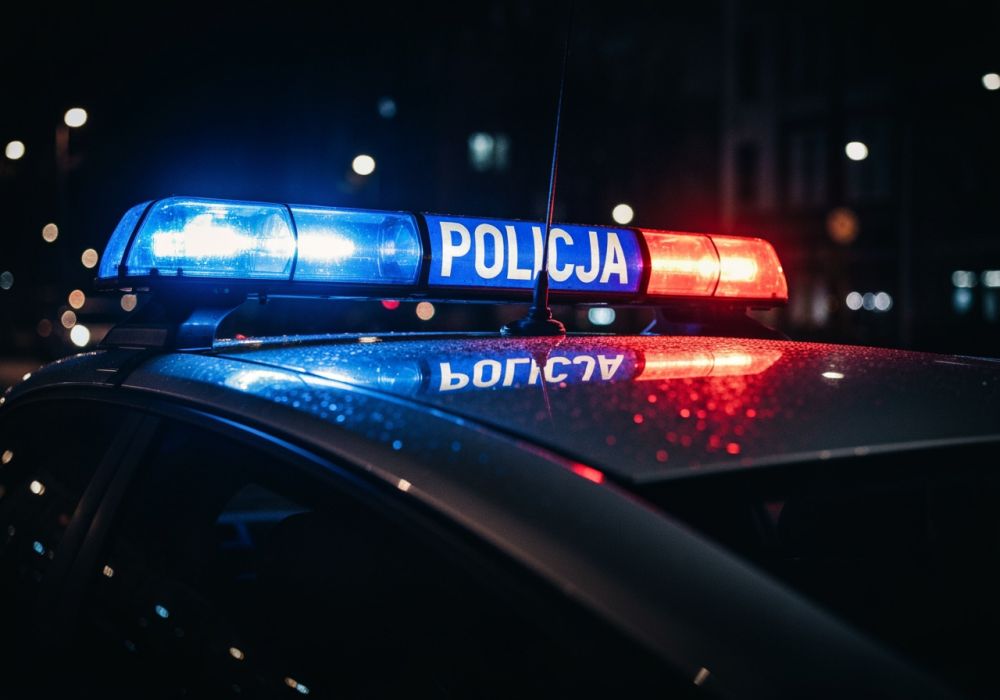 34-latek w zimowych kurtkach: 'super złodziej’ z likierami, czekoladą i golonką