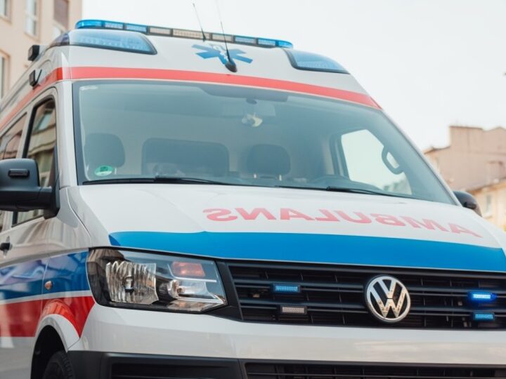 Dzielnicowi z Hajnówki ratują samotnych mężczyzn w mroźne dni