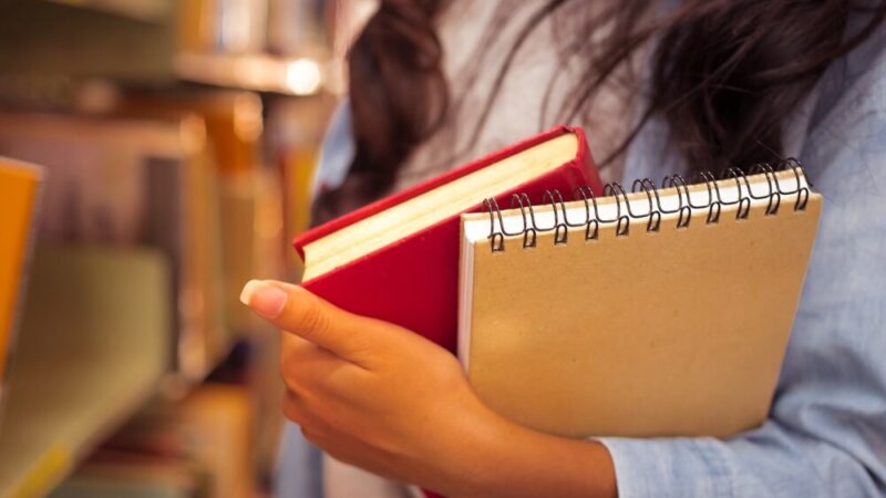 Samorządność w praktyce: Uczniowie odkrywają działalność Starostwa Powiatowego w Hajnówce