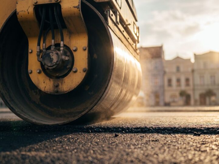 Inwestycje w infrastrukturę drogową – nowy raport powiatowy
